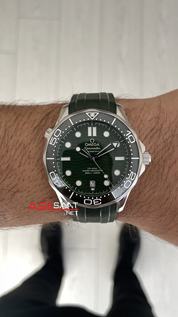 Omega Seamaster Diver 42mm Yeşil Kadran Replika Saat