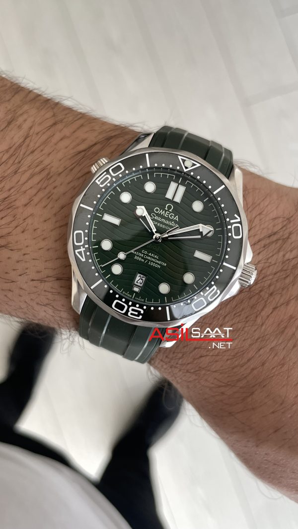 Omega Seamaster Diver 42mm Yeşil Kadran Replika Saat