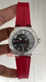 Oris Aquis Date Relief Sunburst Dial Red Rubber 43mm Swiss ETA Saat