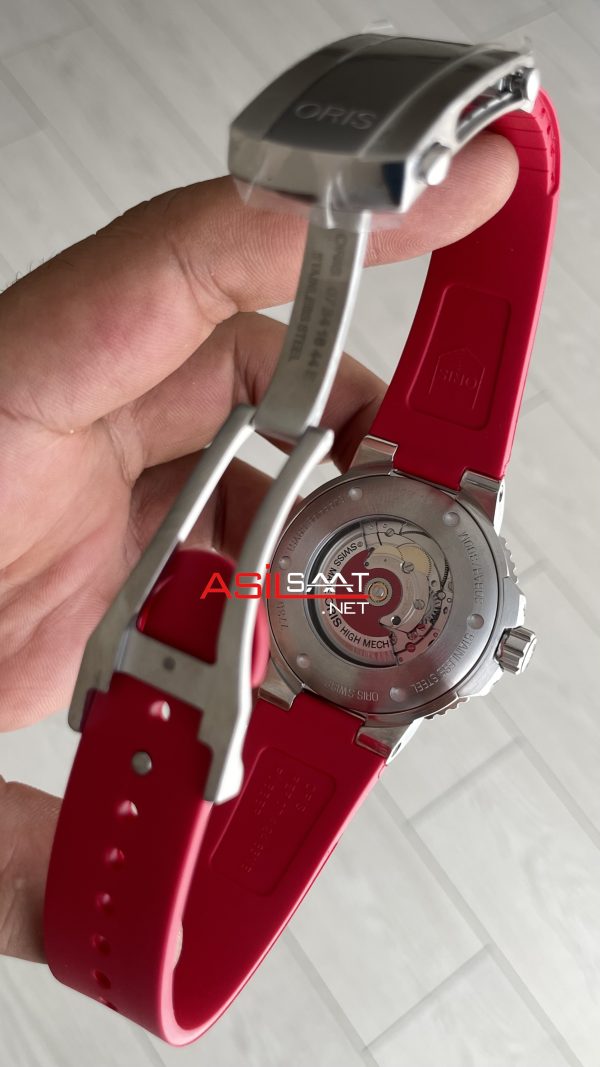 Oris Aquis Date Relief Sunburst Dial Red Rubber 43mm Swiss ETA Saat Oris Aquis Date Relief Sunburst Dial Red Rubber 43mm Swiss ETA Saat