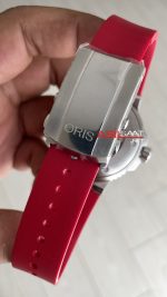 Oris Aquis Date Relief Sunburst Dial Red Rubber 43mm Swiss ETA Saat