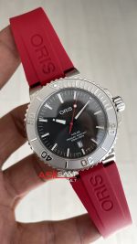Oris Aquis Date Relief Sunburst Dial Red Rubber 43mm Swiss ETA Saat