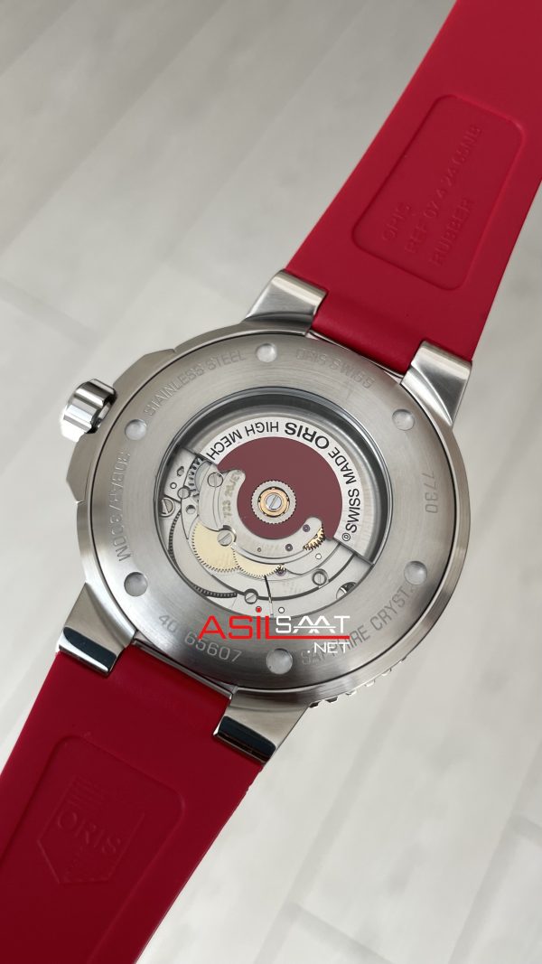 Oris Aquis Date Relief Sunburst Dial Red Rubber 43mm Swiss ETA Saat Oris Aquis Date Relief Sunburst Dial Red Rubber 43mm Swiss ETA Saat