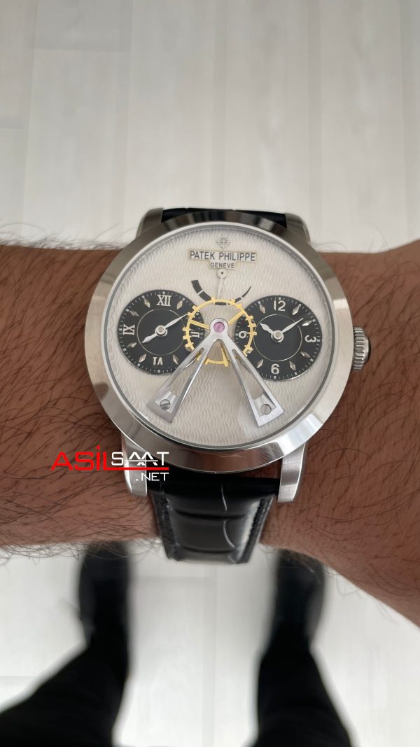 Patek Philippe Geneve Dual Time 40mm Silver Beyaz Kadran Replika Saat