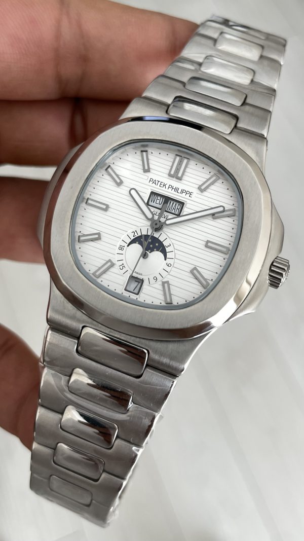 Patek Philippe Nautilus 5726 Annual Calendar Moonphase Silver Beyaz Kadran