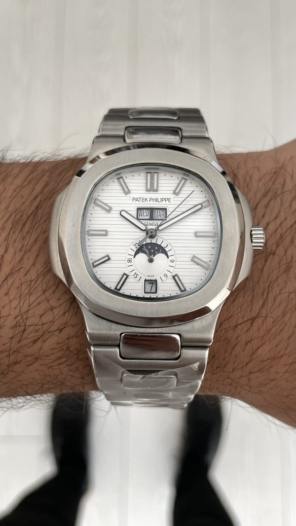 Patek Philippe Nautilus 5726 Annual Calendar Moonphase Silver Beyaz Kadran