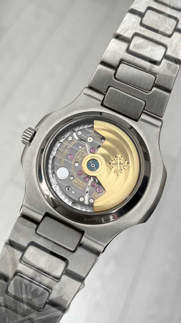 Patek Philippe Nautilus 5726 Annual Calendar Moonphase Silver Beyaz Kadran