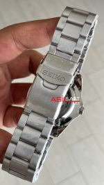 Seiko 5 Sports Diver's SNZF17J1 Oyster 41mm