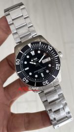 Seiko 5 Sports Diver's SNZF17J1 Oyster 41mm