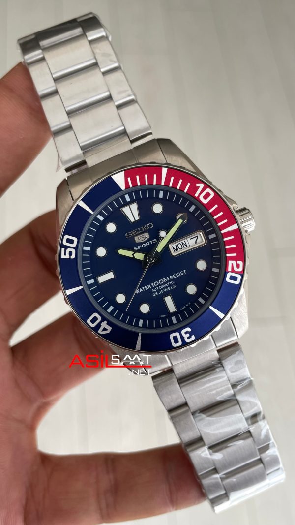 Seiko 5 Sports Pepsi Diver's SNZF15K1 Oyster 41mm