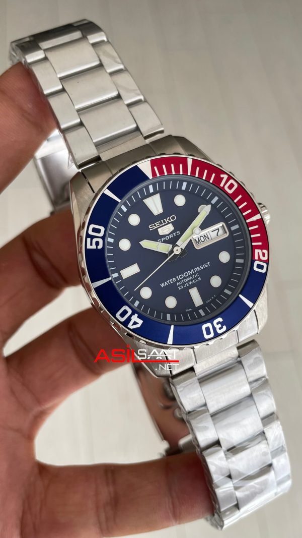 Seiko 5 Sports Pepsi Diver's SNZF15K1 Oyster 41mm