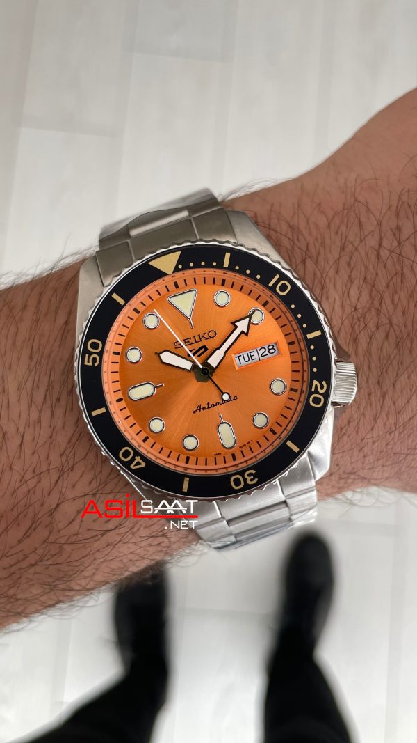 Seiko 5 Sports Turuncu 42mm Erkek Kol Saati Seiko 5 Sports Turuncu 42mm Erkek Kol Saati
