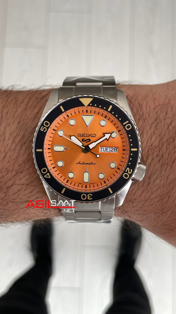 Seiko 5 Sports Turuncu 42mm Erkek Kol Saati Seiko 5 Sports Turuncu 42mm Erkek Kol Saati