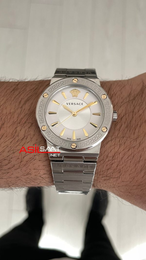 Versace Greca Logo Beyaz Kadran 38mm Kadın Saati Versace Greca Logo Beyaz Kadran 38mm Kadın Saati