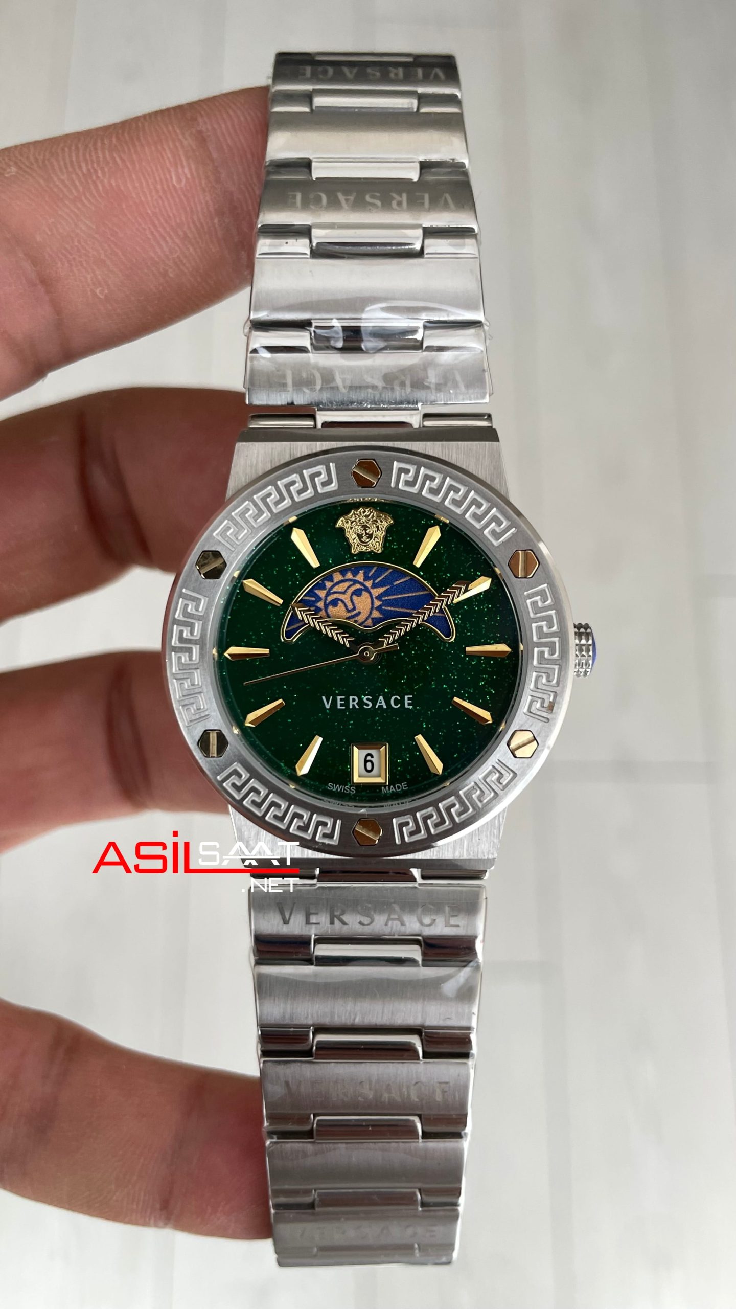 Versace Greca Logo Moonphase Yeşil 38mm Kadın Saati Versace Greca Logo Moonphase Yeşil 38mm Kadın Saati