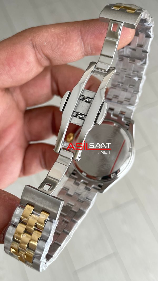 Versace V-Code VRSCVE8I00 Yeşil Kadran 35mm Two Tone Gold Kadın Saati