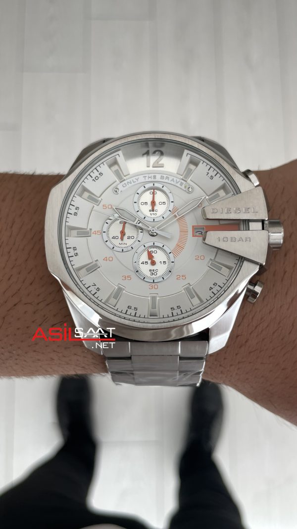Diesel DZ4328 Mega Chief Beyaz Kadran 51mm Erkek Kol Saati Diesel DZ4328 Mega Chief Beyaz Kadran 51mm Erkek Kol Saati