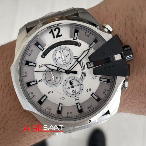 Diesel DZ4501 Mega Chief Beyaz Kadran 51mm Erkek Kol Saati