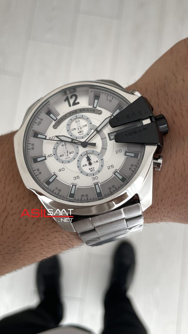 Diesel DZ4501 Mega Chief Beyaz Kadran 51mm Erkek Kol Saati