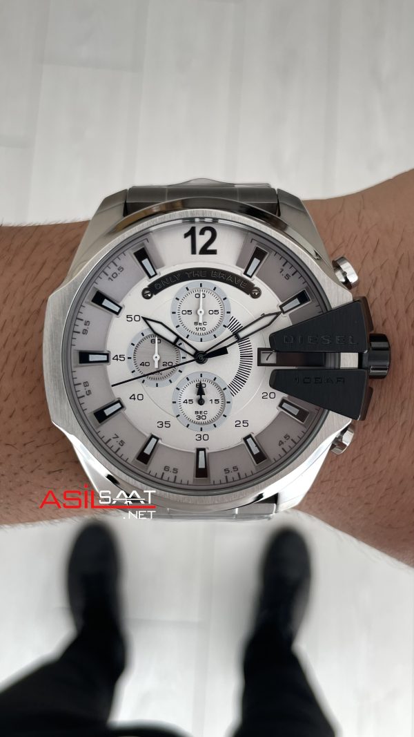 Diesel DZ4501 Mega Chief Beyaz Kadran 51mm Erkek Kol Saati