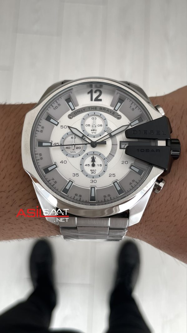 Diesel DZ4501 Mega Chief Beyaz Kadran 51mm Erkek Kol Saati