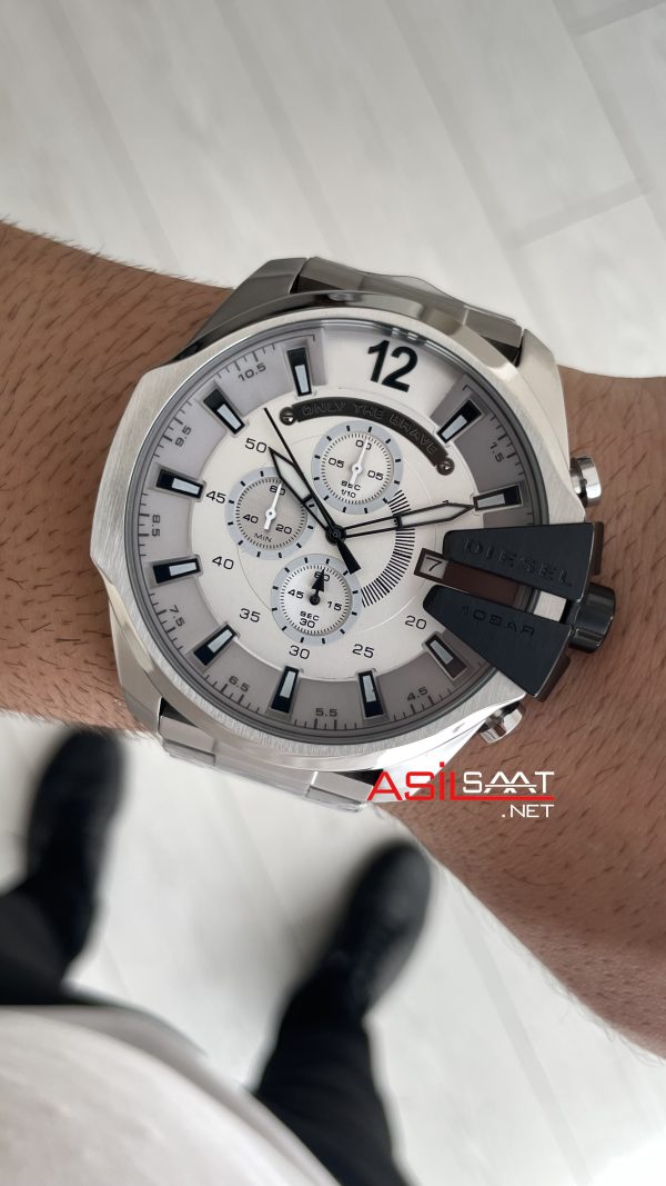 Diesel DZ4501 Mega Chief Beyaz Kadran 51mm Erkek Kol Saati