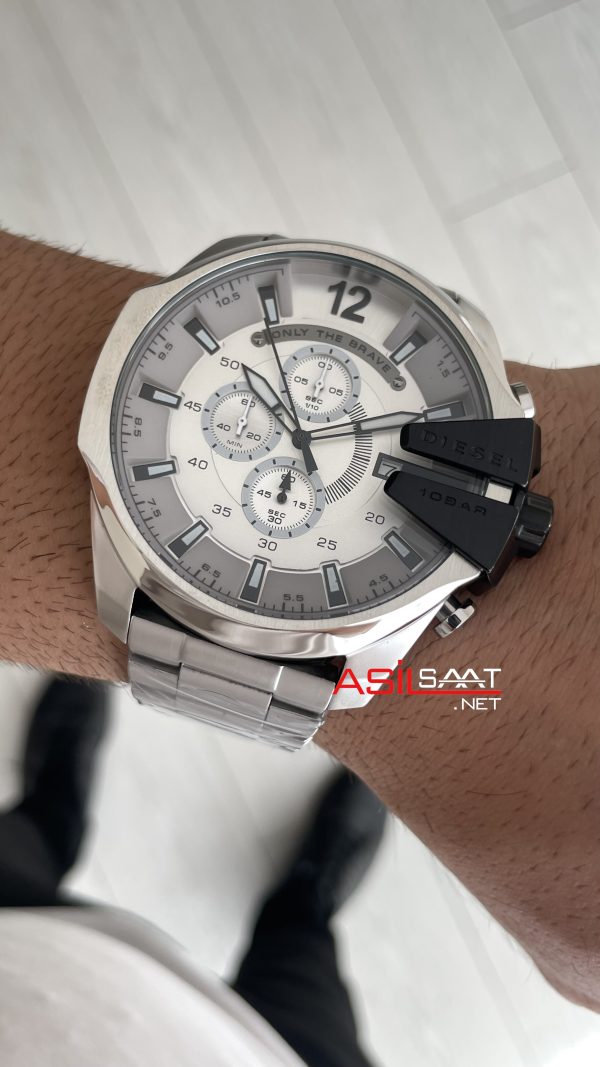 Diesel DZ4501 Mega Chief Beyaz Kadran 51mm Erkek Kol Saati