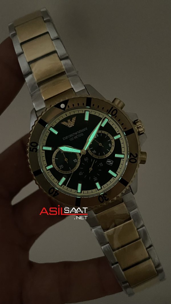 Emporio Armani Diver Chronograph AR11586 Yeşil Kadran 43mm Two Tone Gold Replika Saat Emporio Armani Diver Chronograph AR11586 Yeşil Kadran 43mm Two Tone Gold Replika Saat