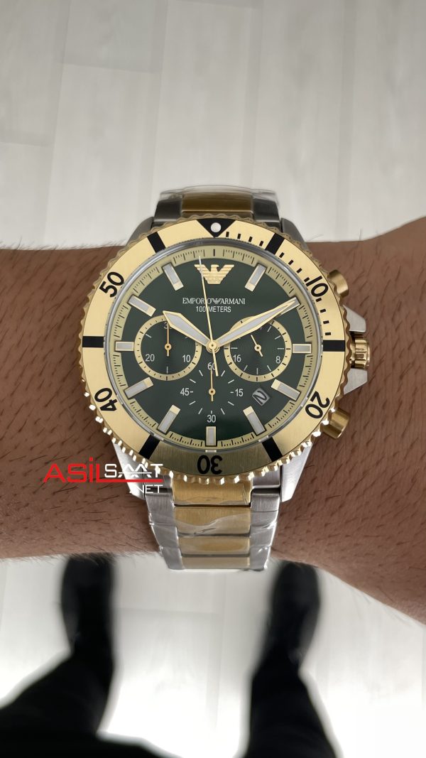 Emporio Armani Diver Chronograph AR11586 Yeşil Kadran 43mm Two Tone Gold Replika Saat Emporio Armani Diver Chronograph AR11586 Yeşil Kadran 43mm Two Tone Gold Replika Saat