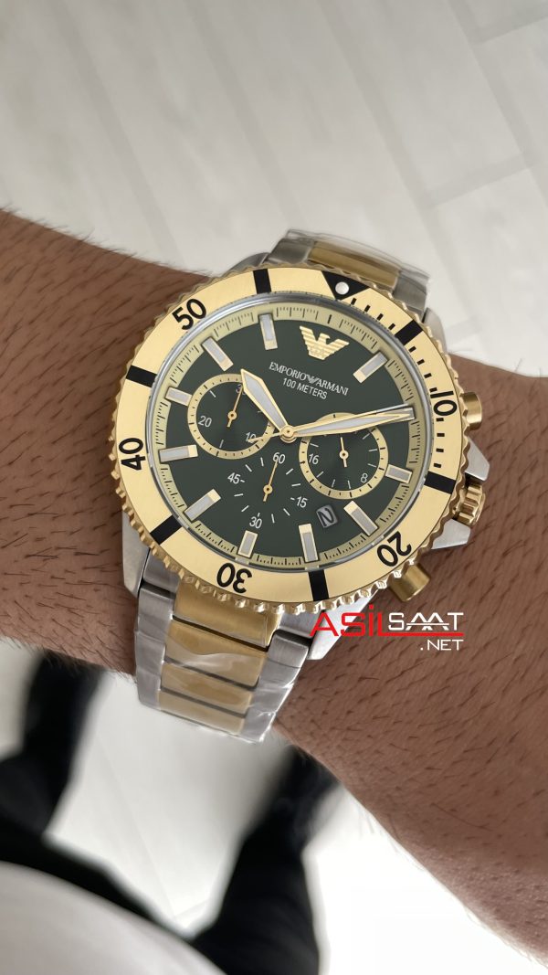 Emporio Armani Diver Chronograph AR11586 Yeşil Kadran 43mm Two Tone Gold Replika Saat Emporio Armani Diver Chronograph AR11586 Yeşil Kadran 43mm Two Tone Gold Replika Saat