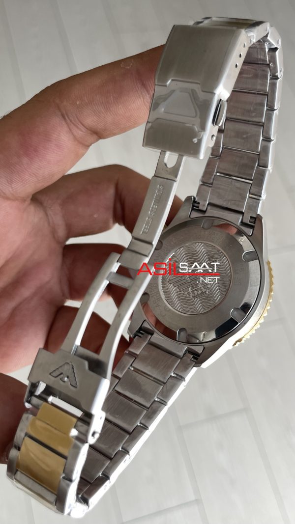 Emporio Armani Diver Chronograph AR11586 Yeşil Kadran 43mm Two Tone Gold Replika Saat Emporio Armani Diver Chronograph AR11586 Yeşil Kadran 43mm Two Tone Gold Replika Saat