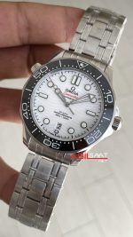 Omega Seamaster Diver 300M Beyaz Kadran 42mm Super Clone Swiss ETA Saat VS Factory