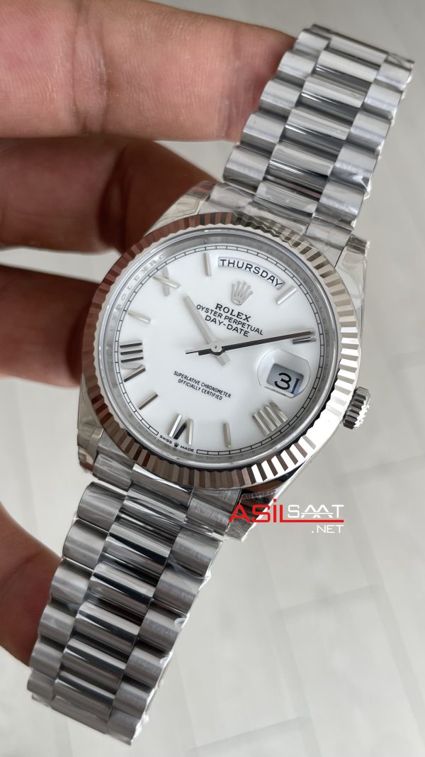 Rolex Day Date Beyaz Kadran 228239 White Roman Dial 40mm President DD3255 Tungsten VS Factory V2 High Weight Super Clone Swiss ETA Saat