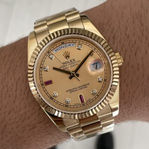 Rolex Day Date Ruby Champagne 228238 President 40mm Gold Replika Saat
