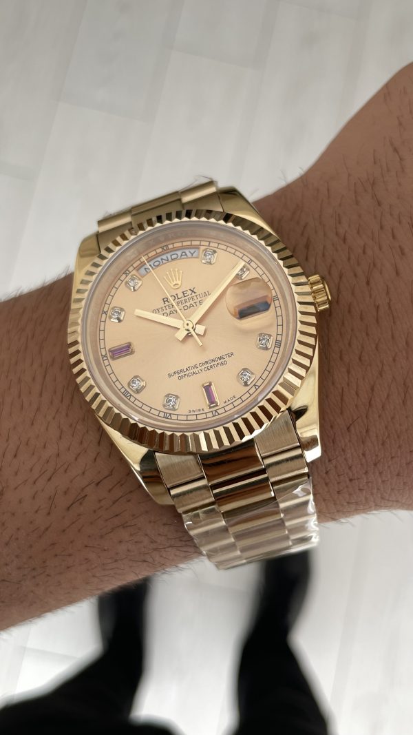 Rolex Day Date Ruby Champagne 228238 President 40mm Gold Replika Saat Rolex Day Date Ruby Champagne 228238 President 40mm Gold Replika Saat