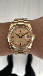 Rolex Day Date Ruby Champagne 228238 President 40mm Gold Replika Saat