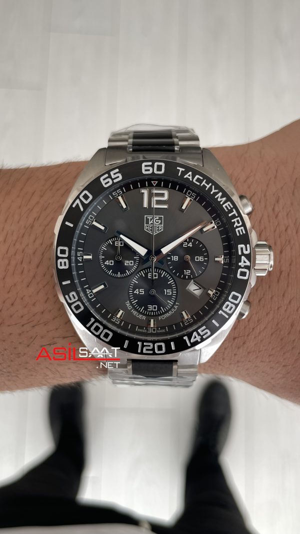 TAG Heuer Formula F1 Calibre 16 Siyah Kadran CAZ1111 43mm Replika Saat TAG Heuer Formula F1 Calibre 16 Siyah Kadran CAZ1111 43mm Replika Saat