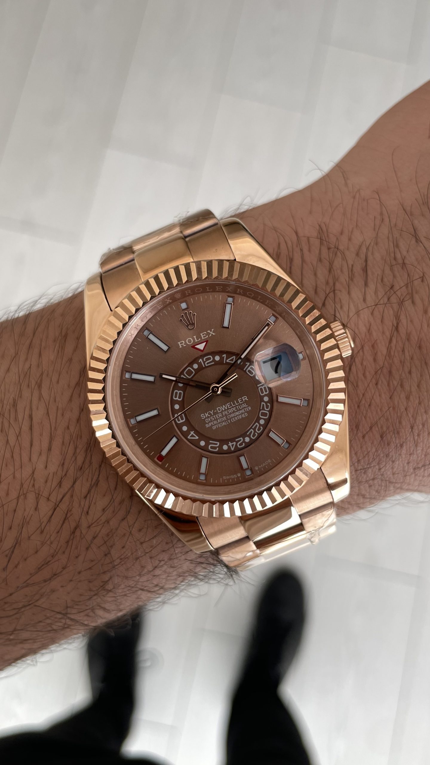 Rolex Sky Dweller Chocolate 326935 Oyster Rosegold 42mm Replika Saat