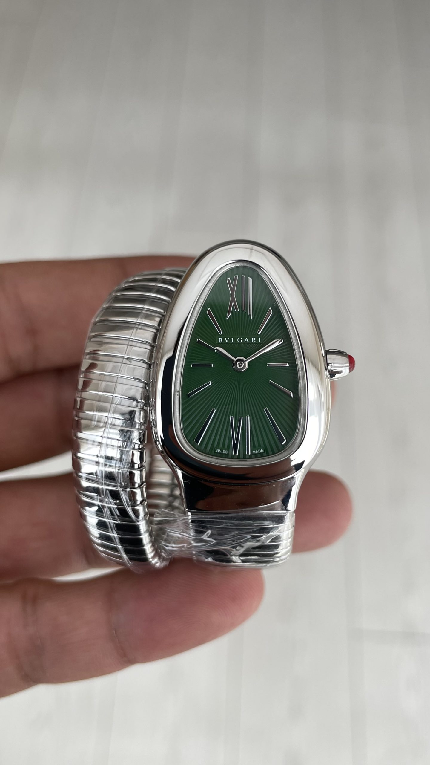 Bulgari Serpenti Tubogas Yeşil Kadran Silver 35mm Kadın Kol Saati Bulgari Serpenti Tubogas Yeşil Kadran Silver 35mm Kadın Kol Saati
