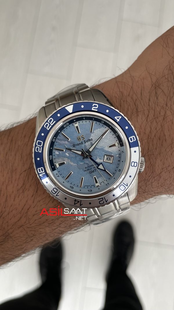Grand Seiko GMT Sport Collection 44mm Buz Mavisi Kadran Replika Saat Grand Seiko GMT Sport Collection 44mm Buz Mavisi Kadran Replika Saat