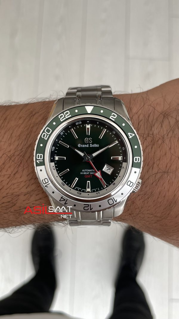 Grand Seiko GMT Sport Collection 44mm Yeşil Kadran Replika Saat Grand Seiko GMT Sport Collection 44mm Yeşil Kadran Replika Saat