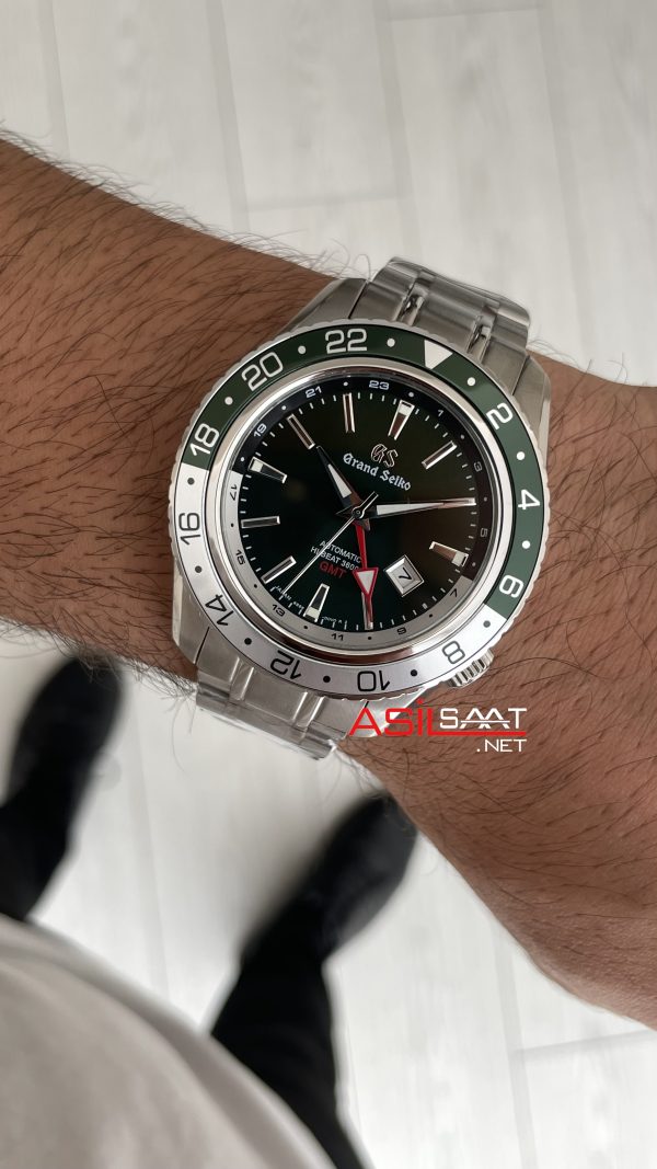 Grand Seiko GMT Sport Collection 44mm Yeşil Kadran Replika Saat Grand Seiko GMT Sport Collection 44mm Yeşil Kadran Replika Saat