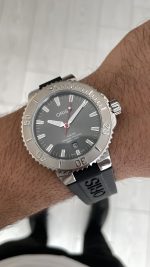 Oris Aquis Date Relief 43mm Gri Kadran Kauçuk Replika Saat