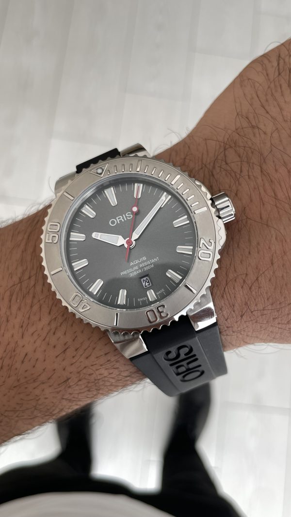Oris Aquis Date Relief 43mm Gri Kadran Kauçuk Replika Saat Oris Aquis Date Relief 43mm Gri Kadran Kauçuk Replika Saat