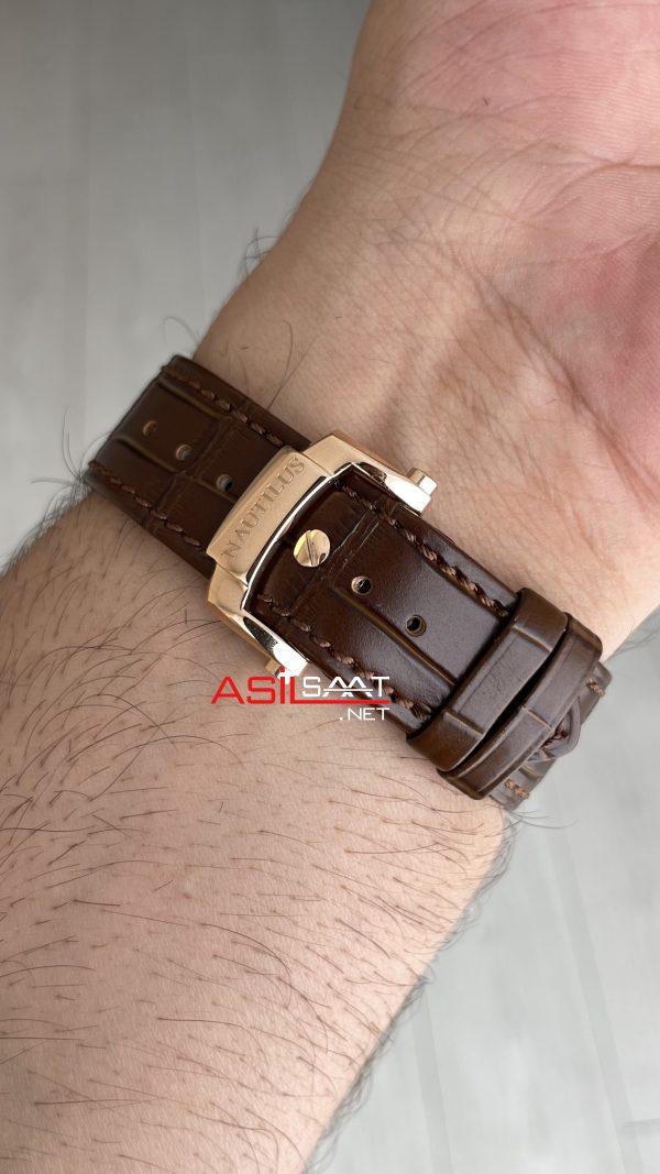 Patek Philippe Nautilus 5712 Moonphase Power Reserve Kahverengi 40mm Rosegold Brown Leather Strap PPF Factory Super Clone Swiss ETA Saat Patek Philippe Nautilus 5712 Moonphase Power Reserve Kahverengi 40mm Rosegold Brown Leather Strap PPF Factory Super Clone Swiss ETA Saat