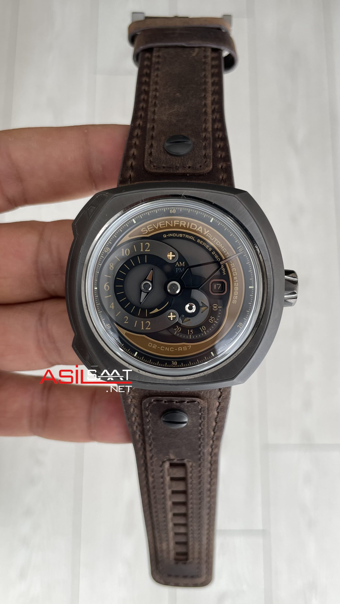 Sevenfriday Choo-Choo Q Serisi Kahverengi