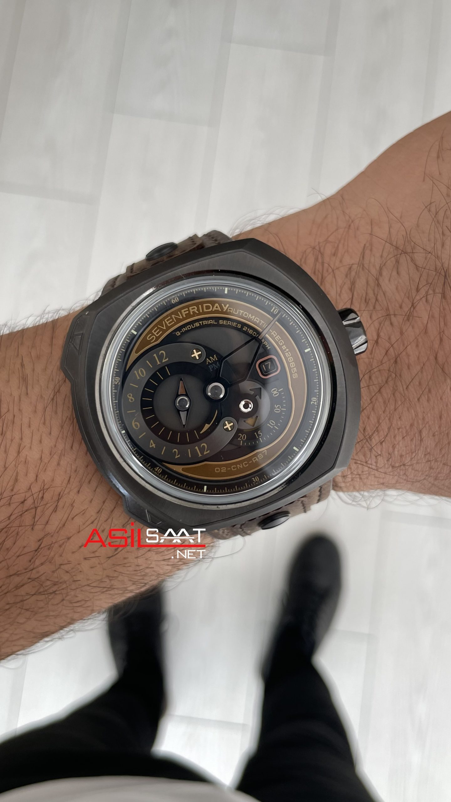 Sevenfriday Choo-Choo Q Serisi Kahverengi