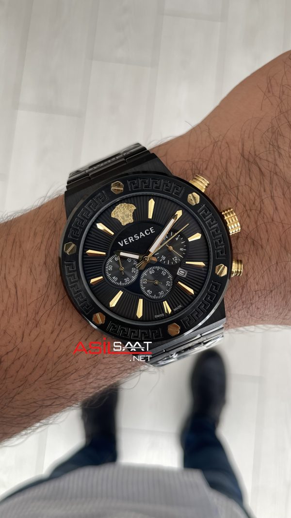 Versace Greca Black PVD Chronograph Siyah Kadran 43mm Replika Saat Versace Greca Black PVD Chronograph Siyah Kadran 43mm Replika Saat