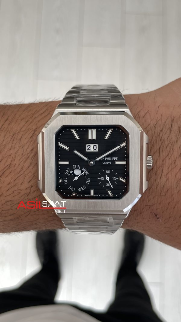 Patek Philippe Cubitus 5822P Date Day Moon Phase 45mm Silver Siyah Kadran