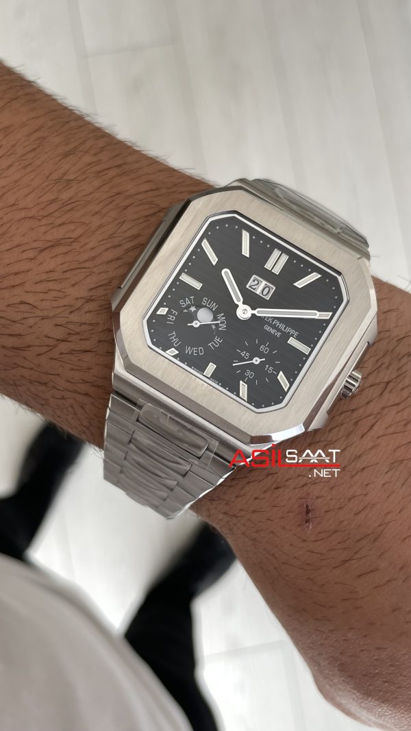 Patek Philippe Cubitus 5822P Date Day Moon Phase 45mm Silver Siyah Kadran